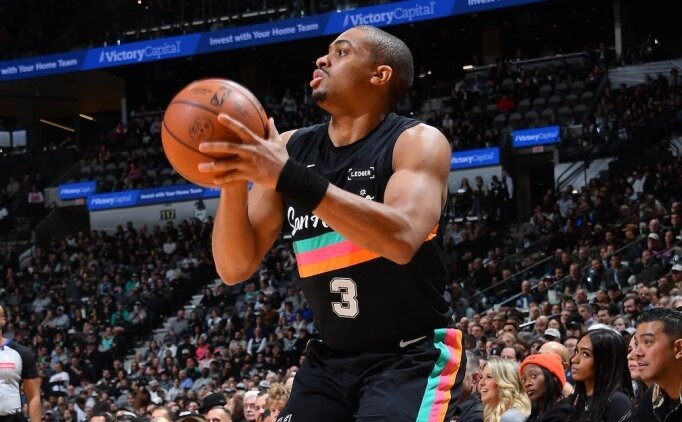 Keldon Johnson, Y�l�n Alt�nc� Adam� se�ildi