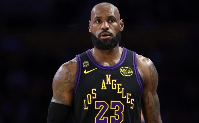 Pelinka: 'LeBron James'i gelecek sezon da kadromuzda g�rmek isteriz'