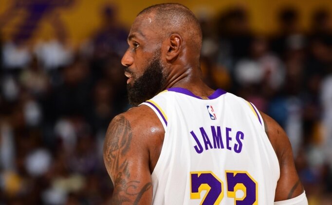 76ers'�n y�ld�zlar� LeBron'u Philadelphia'ya gelmeye ikna etmeye �al���yor