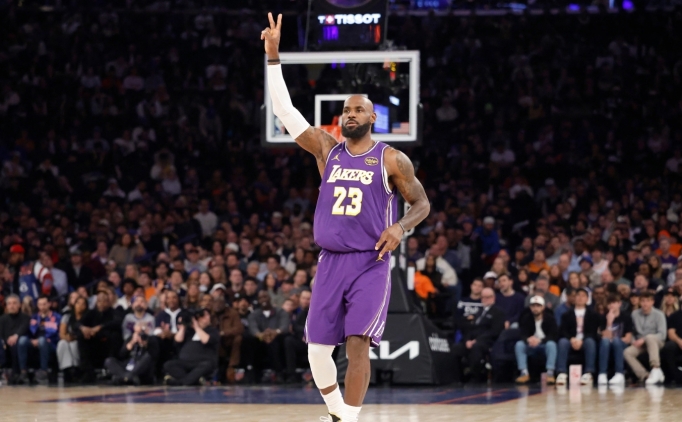 LeBron'un sezonu Lakers'ta tamamlamas� bekleniyor