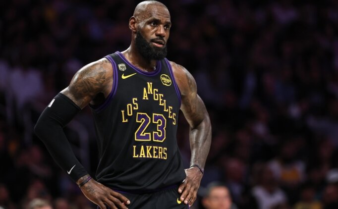 LeBron James'in Lakers'ta kalmas� bekleniyor, Warriors en g��l� alternatif