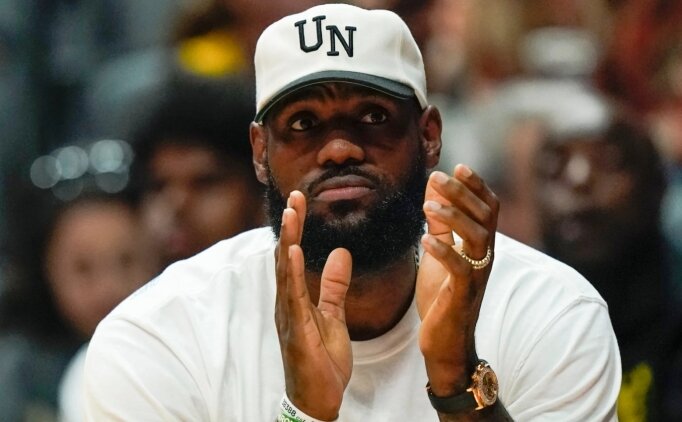 Myers: 'LeBron, �ampiyonluk i�in en zorlu yolu se�ti'