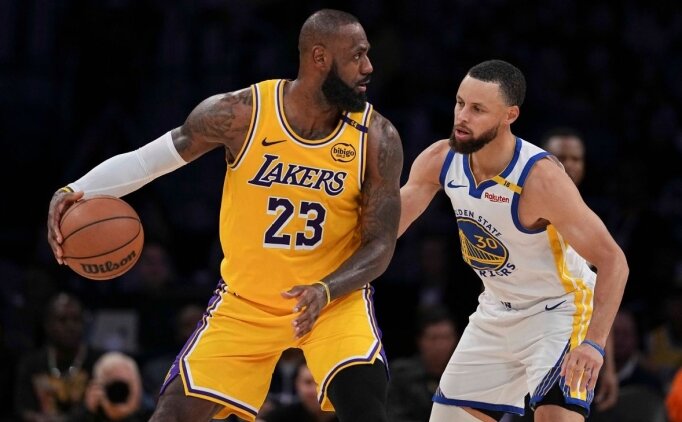 Iguodala: 'LeBron'�n Warriors'a ilgisi, Curry'nin b�y�kl���n� g�steriyor'