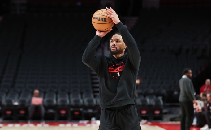 Lillard ve Booker, 3 Say� Yar��mas� kadrosunun ba��n� �ekiyor