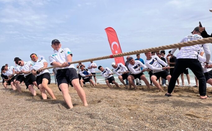 Uluslararas� 2'nci Turan Cup Halat �ekme Turnuvas� d�zenlendi