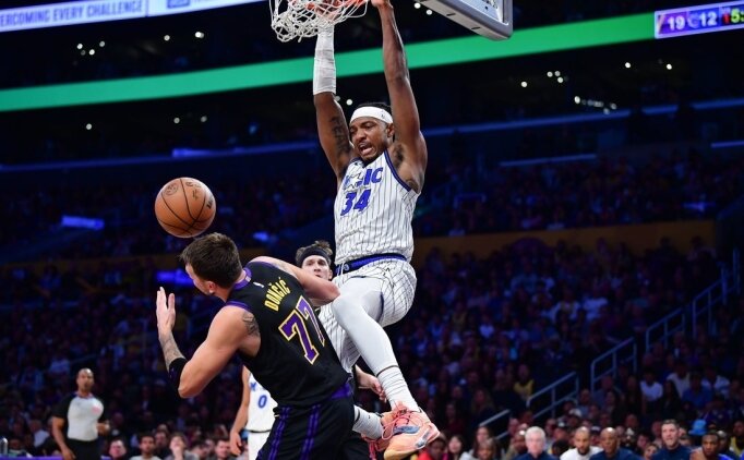 NBA'de Lakers sahas�nda Magic'e 110-109 yenildi