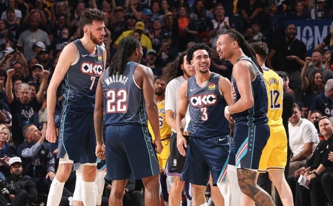 Thunder ile Pistons, serilerde kontrol� ele ald�