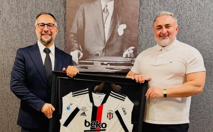Be�ikta�'ta istifa: Ahmet �a�lar