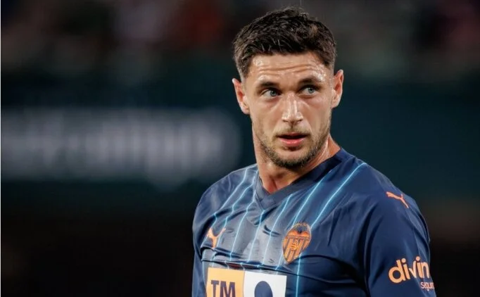 Lyon'dan forvet hamlesi: Roman Yaremchuk kiraland�