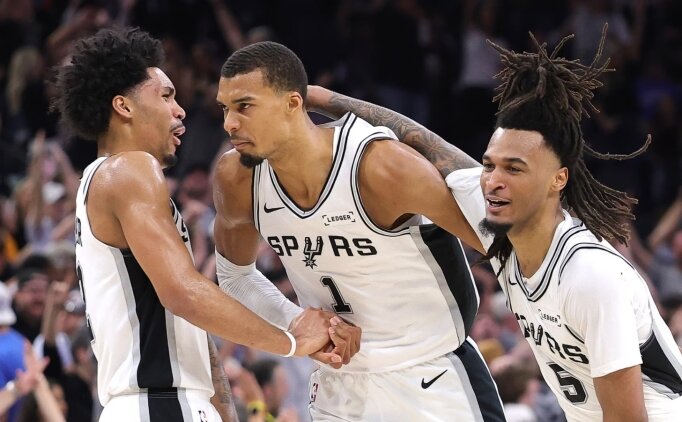 NBA play-off'lar�nda Spurs, Thunder'� yenerek seriyi 2-2 yapt�