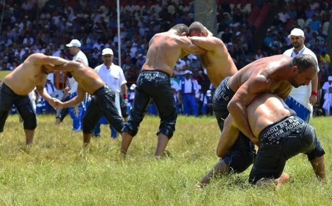 K�rkp�nar'da 'd�nyan�n en pahal� ko�u' er meydan�nda sat�l�yor