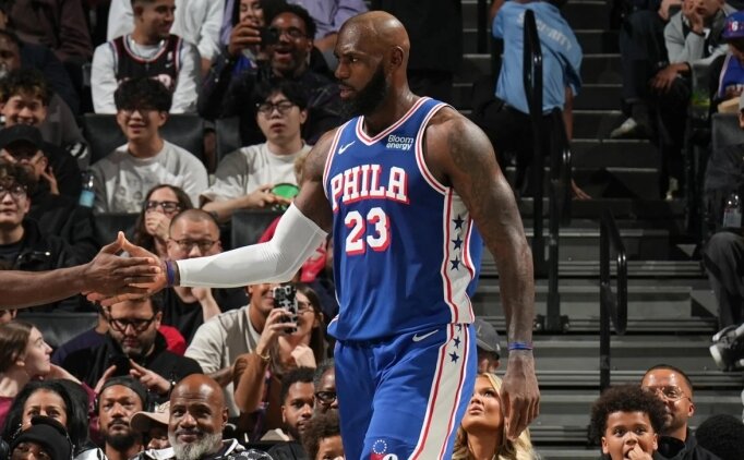 LeBron'dan 76ers'taki ilk ma��n�n ard�ndan: 'Biraz farkl� bir histi'