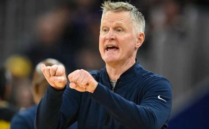 Steve Kerr, gelece�ini g�r��mek �zere Warriors'la masaya oturacak