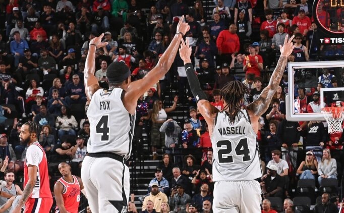 NBA'de Spurs, Clippers'i yenerek �st �ste 11. galibiyetini ald�