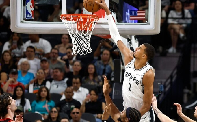 Wembanyama'dan NBA tarihinin en h�zl� double-double'�!