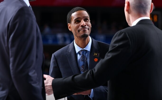Stephen Silas'�n Raptors teknik ekibine kat�lmas� bekleniyor