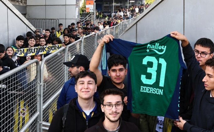 Ederson i�in y�zlerce metrelik kuyruk!