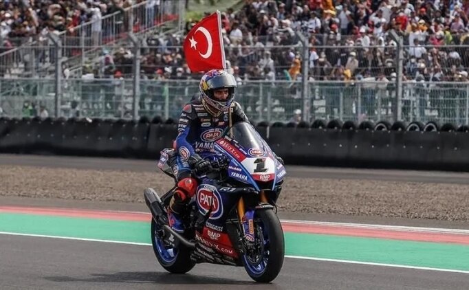 Toprak Razgatl�o�lu Almanya'da piste ��k�yor