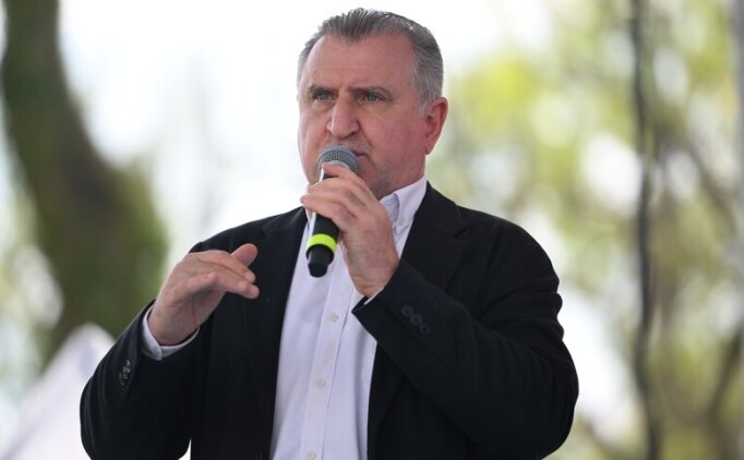 Bakan Bak'tan S�per Lig'e y�kselen Erzurumspor FK'ya tebrik