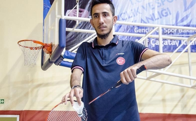 Milli para badmintoncu �lker Tuzcu, d�nya 3'�nc�s� oldu