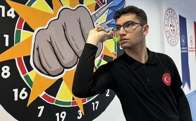 Avrupa �ampiyonu Tu�raner Boylu, dart sporunda d�nya �ampiyonlu�u i�in �al���yor