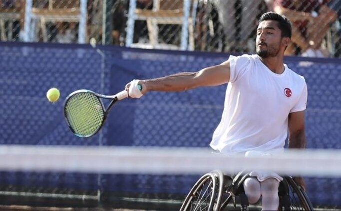 Para tenis�i Ahmet Kaplan, Fransa A��k'ta yar� finale y�kseldi