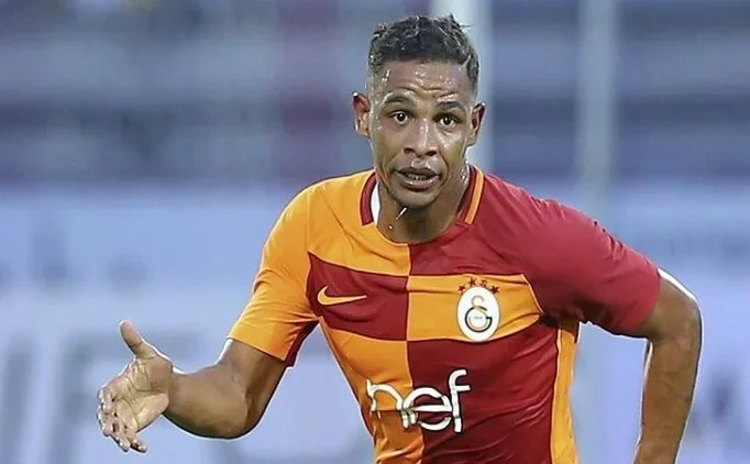 Galatasaray'�n eski y�ld�z� Fernando, futbolu b�rakt�