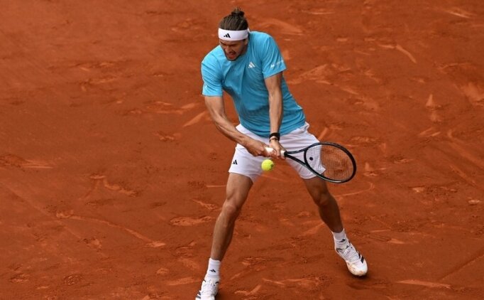Roma A��k'ta 2 numaral� seriba�� Zverev'den erken veda
