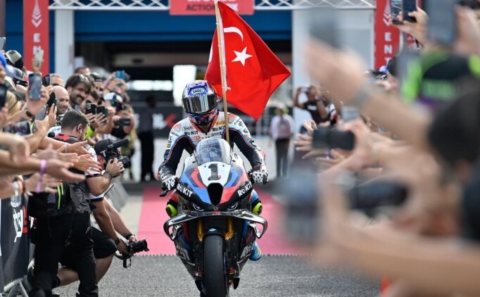 Toprak Razgatl�o�lu Hollanda'da piste ��kacak