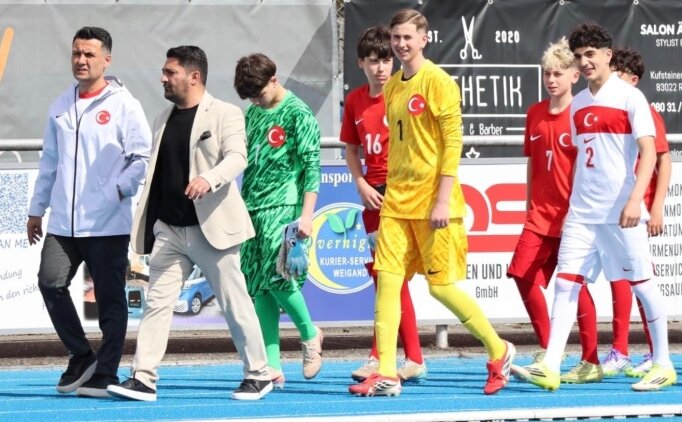 T�rk futbolunun gelece�i i�in Almanya'da se�meler yap�ld�!