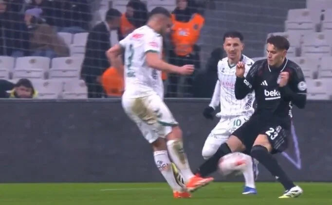 Be�ikta�'ta Asllani'den ilk ma�ta k�rm�z�!