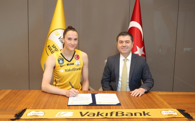 Vak�fBank, Kanadal� orta oyuncu Emily Maglio'yu transfer etti