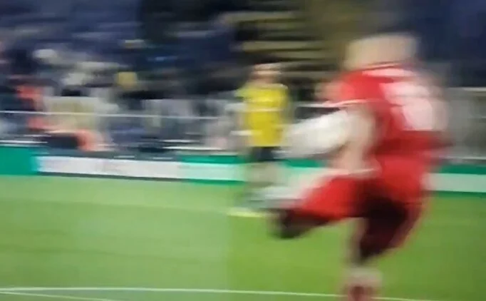 Fenerbah�e - Nottingham: Tart��mal� penalt� pozisyonu