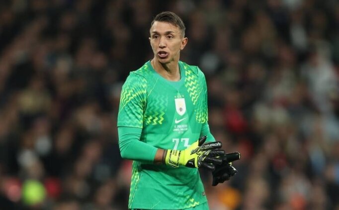 Muslera geri d�nd�; Uruguay ile �ngiltere berabere kald�
