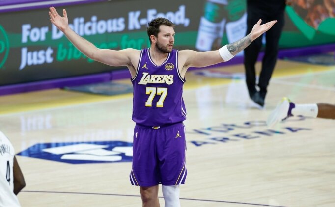 Lakers'�n y�ld�z� Doncic, normal sezonu kapatt�