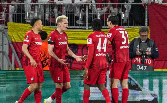 Freiburg taraftar� �n�nde tur kap�s�n� sonuna kadar aralad�