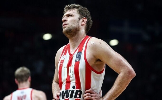 EuroLeague'de sezonun MVP'si Sasha Vezenkov oldu