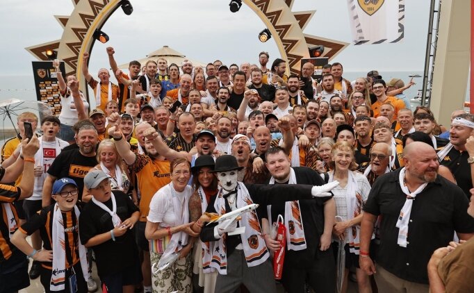 Acun Il�cal�, Hull City taraftarlar�yla Antalya'da bulu�tu!