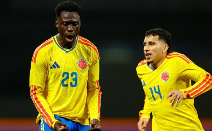 Davinson ile Shomurodov sahaya ��k�yor
