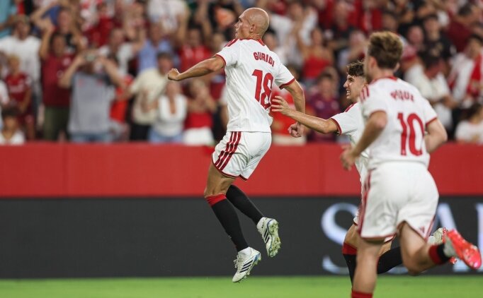 Sevilla, 2 penalt�yla kazand�!