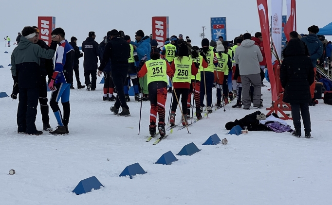 Y�ksekova'da T�rkiye Kayakl� Ko�u Eleme Yar��mas�