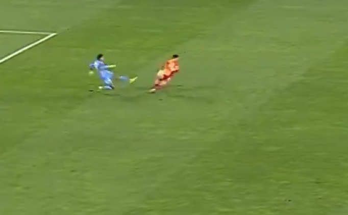 Galatasaray'�n derbide gol� iptal oldu!