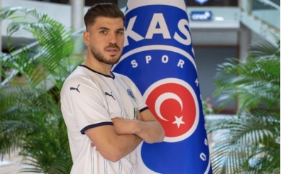 Gkhan Gl'e Avrupa'dan 3 talip var