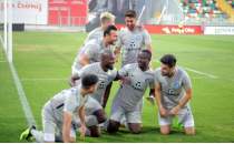 Adana Demir, zmir'den 3 puanla dnyor