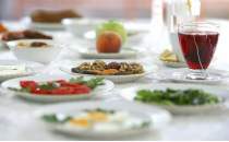 �ftarda ve sahurda neler yemeliyiz? Koronavir�s salg�n�nda Ramazan �nerileri