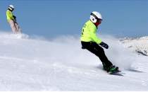 Hakkarili genlerin snowboard heyecan