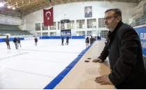 Milli sporcu Furkan Akar ailesini duygulandrd