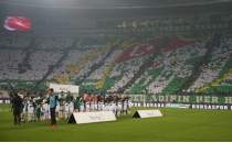 Bursaspor tribnlerinden milli ma kararna tepki