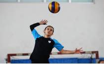 Depremzede gen voleybolcu, Trkiye ampiyonas'na hazrlanyor