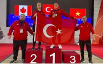 Milli halterciler Arnavutluk'tan 17 madalya ile dnd